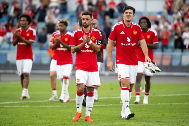 GOTHENBURG, SWEDEN - AUGUST 8: Bruno Fernandes and Harry Maguire of Manchester United during the during the pre-season friendly match between Paris Saint-Germain and Manchester United at Ullevi on August 8, 2026 in Gothenburg, Sweden. (Photo by David Lidstrom/Getty Images)